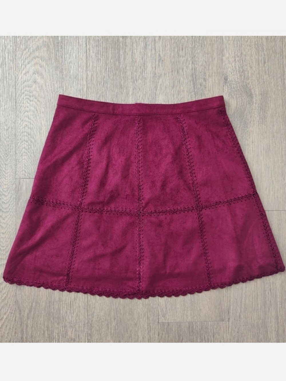 En Creme Burgundy Red Faux Suede Stitched Mini Skirt